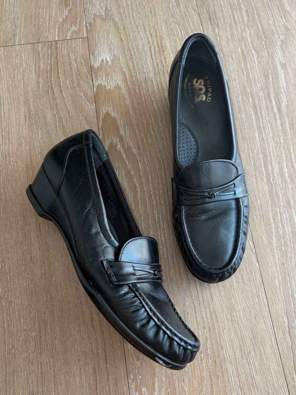 Sas Easier Black Leather Slip-On Loafers